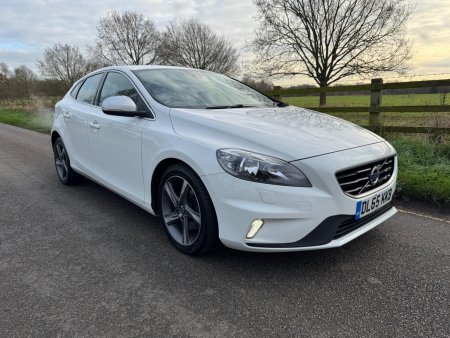 VOLVO V40 2.0 T2 R-Design Euro 6 (s/s) 5dr